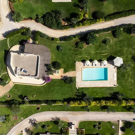 Livia - Rosso Terra Villa *