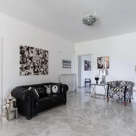 Livia - Rosso Terra Villa